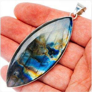 Rare Spectrolite  (From Finland) Gem Grade & 925 Silver Pendant🦋